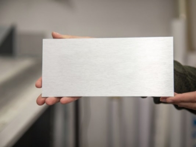 Warum eine eloxierte Aluminiumplatte wählen?